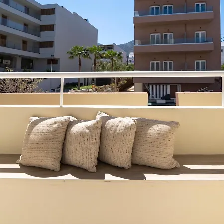 Renata Mare Beachside Apartment *